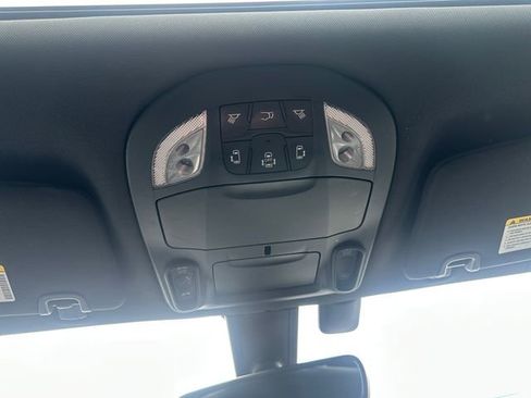 Used 2020 Chrysler Pacifica Limited image 23