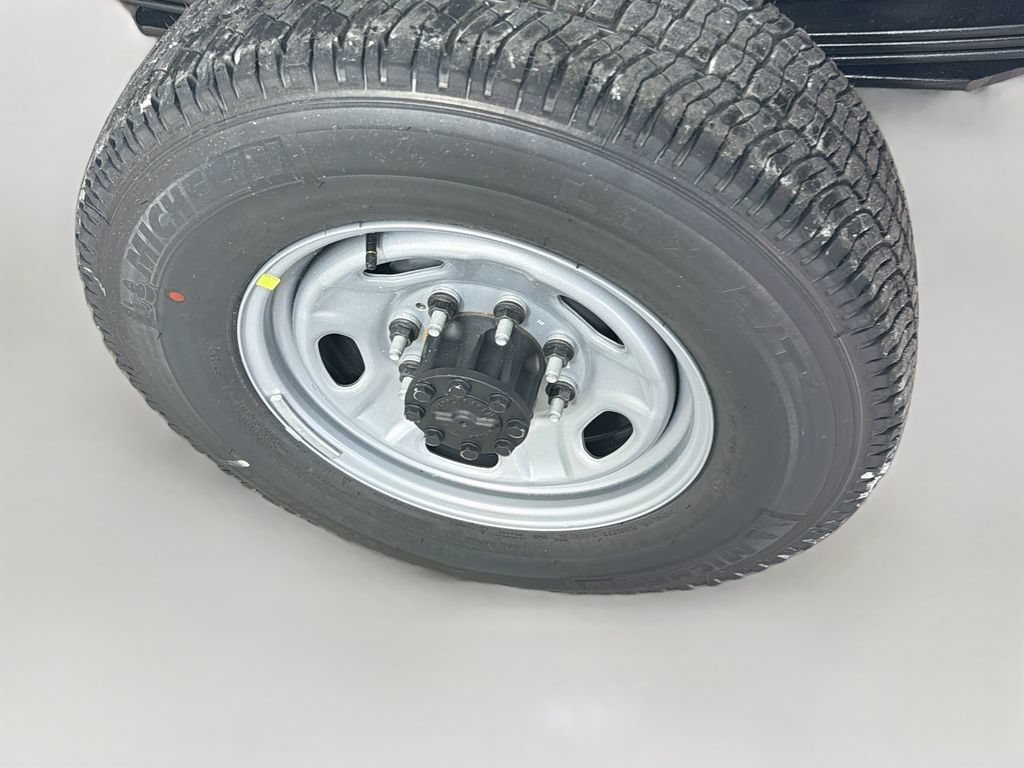New 2027 Ford F350 XL w/ XL Driver Assist Package AWD/4WD image 17