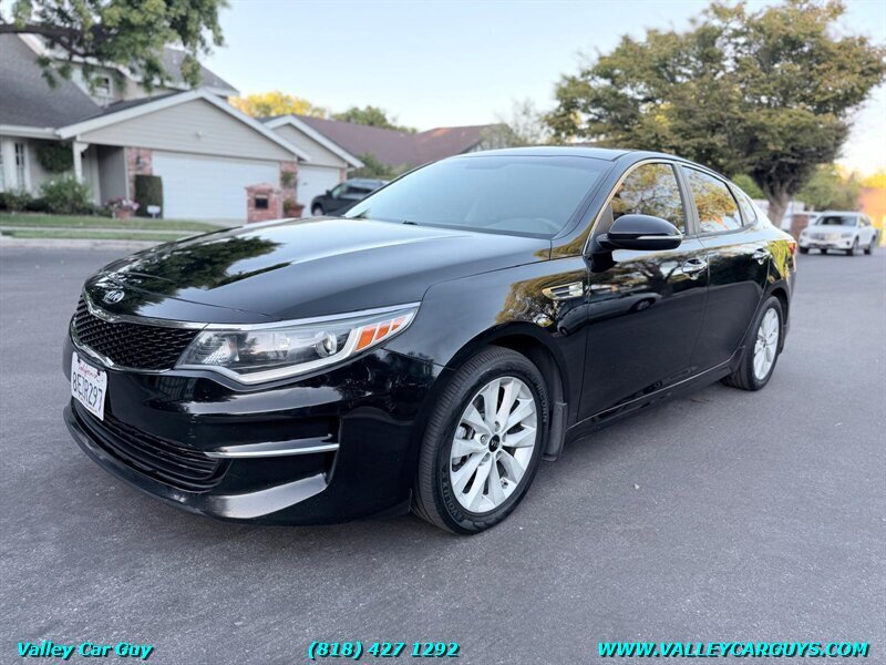Used 2018 Kia Optima LX w/ 17" Alloy Wheels Package FWD image 1