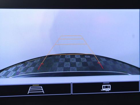 Used 2022 Chevrolet Suburban LS image 24