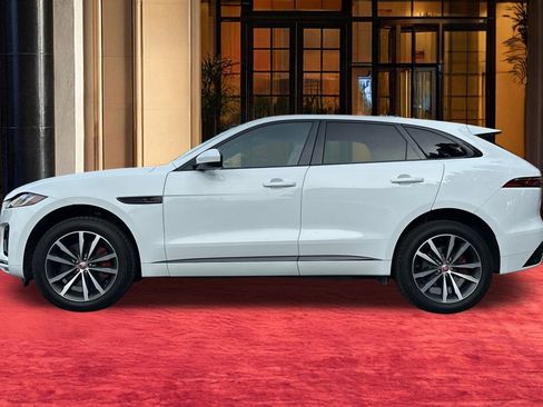 Used 2023 Jaguar F-PACE R-Dynamic S image 3