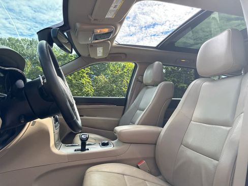 Used 2014 Jeep Grand Cherokee Limited AWD/4WD image 16