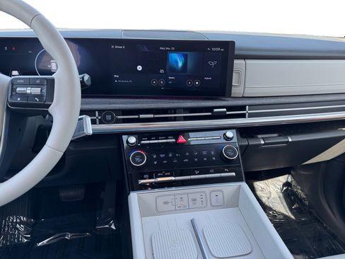 Used 2025 Hyundai Santa Fe Limited image 11