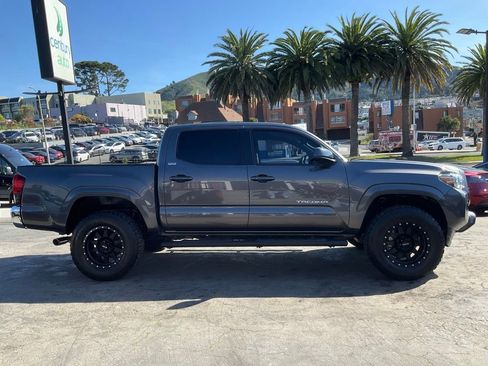 Used 2019 Toyota Tacoma SR5 image 3