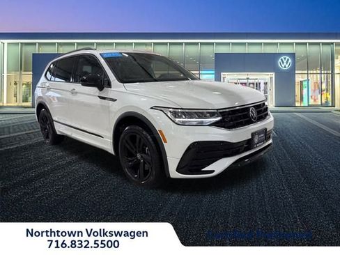 Certified 2023 Volkswagen Tiguan SE R-Line image 1