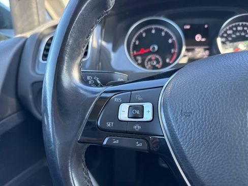 Used 2019 Volkswagen Golf S image 17