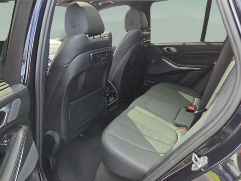 Used 2021 BMW X5 xDrive40i w/ M Sport Package AWD/4WD image 11