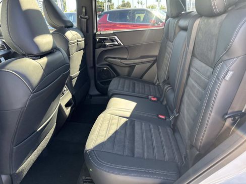 New 2026 Mitsubishi Outlander AWD image 10