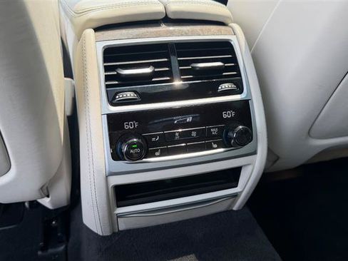 Used 2020 BMW 750i xDrive w/ Executive Package AWD/4WD image 25