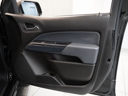 Used 2017 Chevrolet Colorado Z71 image 30
