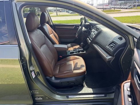 Used 2017 Subaru Outback 3.6R Touring w/ Popular Package #5A AWD/4WD image 14