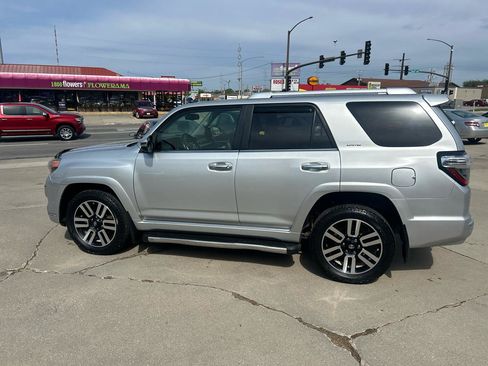 Used 2018 Toyota 4Runner Limited AWD/4WD image 6