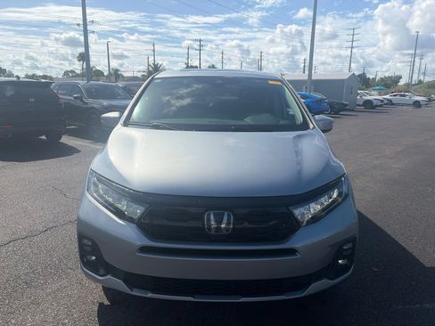 Used 2025 Honda Odyssey Touring image 2