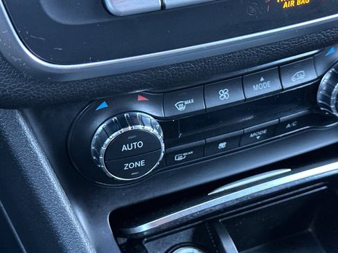 Used 2020 Mercedes-Benz GLA 250 image 30