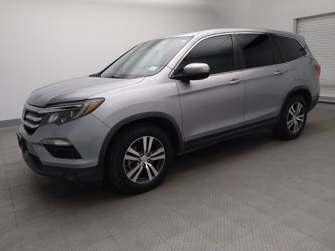 Used 2017 Honda Pilot EX image 2