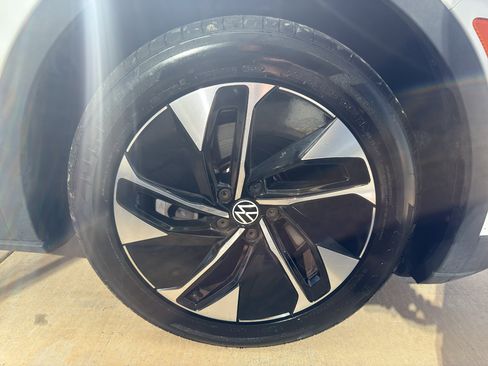 Used 2022 Volkswagen ID.4 Pro S image 18