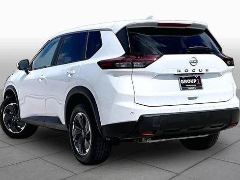 Certified 2025 Nissan Rogue SV FWD image 12
