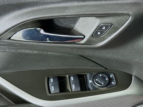 Used 2024 Chevrolet Trax LS w/ LS Convenience Package FWD image 21