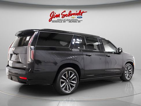 Used 2023 Cadillac Escalade ESV Sport Platinum image 6