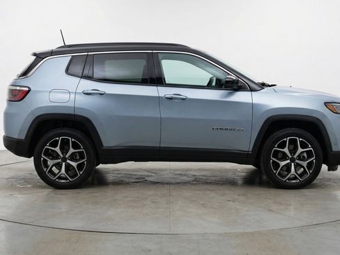Used 2025 Jeep Compass Limited AWD/4WD image 8