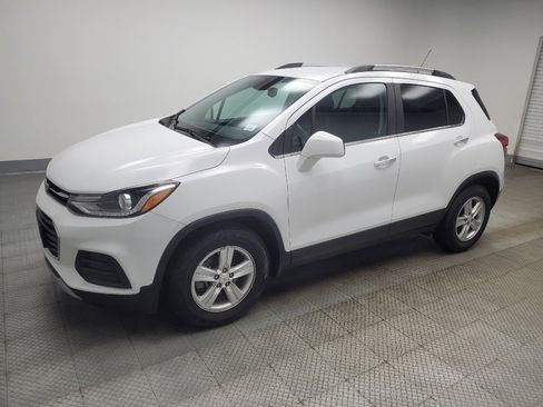 Used 2020 Chevrolet Trax LT w/ LT Convenience Package image 2