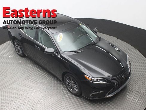 Used 2018 Lexus ES 350 w/ Luxury Package w/Wood Trim FWD image 3