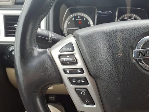 Used 2018 Nissan Titan SV w/ SV Convenience Package image 15