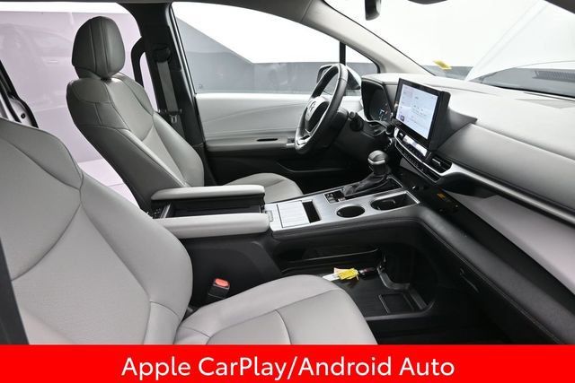 Used 2025 Toyota Sienna XLE FWD image 16