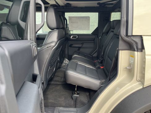 New 2025 Ford Bronco Badlands AWD/4WD image 37