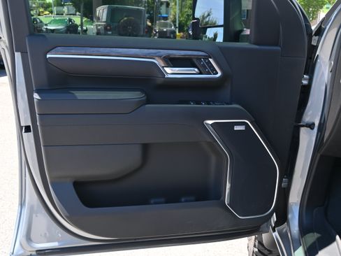 Used 2025 Chevrolet Silverado 2500 LTZ w/ LTZ Plus Package AWD/4WD image 14