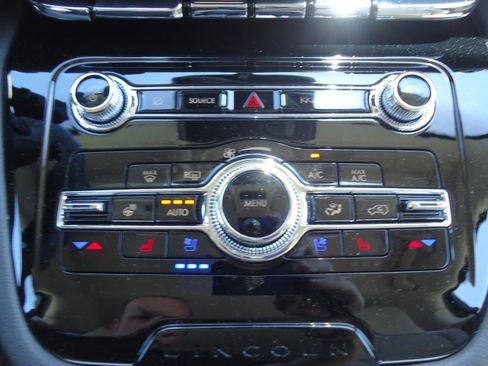 Used 2022 Lincoln Corsair AWD w/ Equipment Group 101A image 19