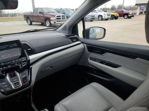 Used 2023 Honda Odyssey Touring image 11