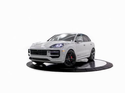 New 2026 Porsche Cayenne GTS image 1