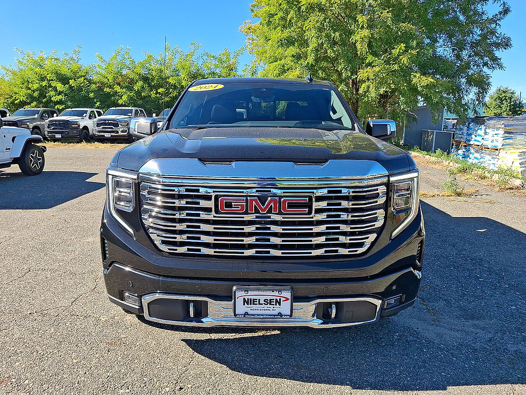 Used 2024 GMC Sierra 1500 Denali w/ Denali Reserve Package AWD/4WD image 3