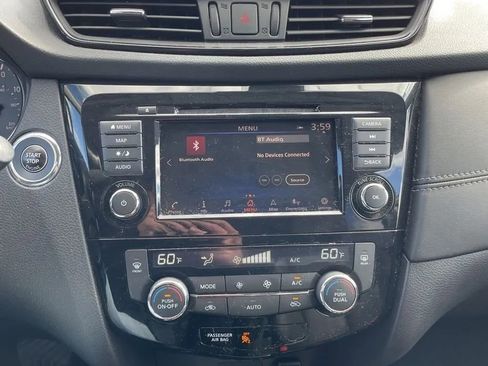 Used 2018 Nissan Rogue SL w/ Premium Package AWD/4WD image 29