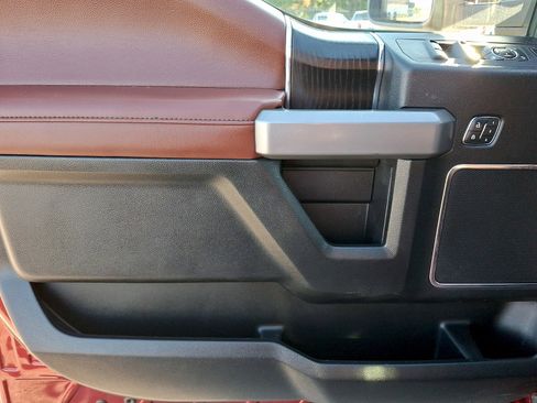 Certified 2019 Ford F250 Platinum w/ Platinum Ultimate Package AWD/4WD image 11