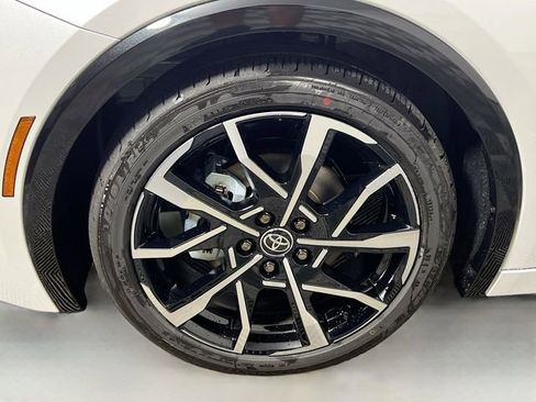 New 2025 Toyota Prius Plug-In Hybrid image 11