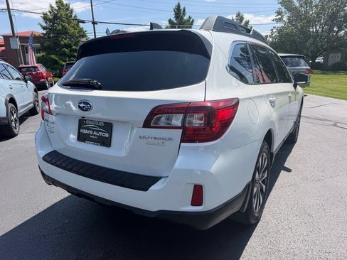Used 2017 Subaru Outback 2.5i Limited AWD/4WD image 5