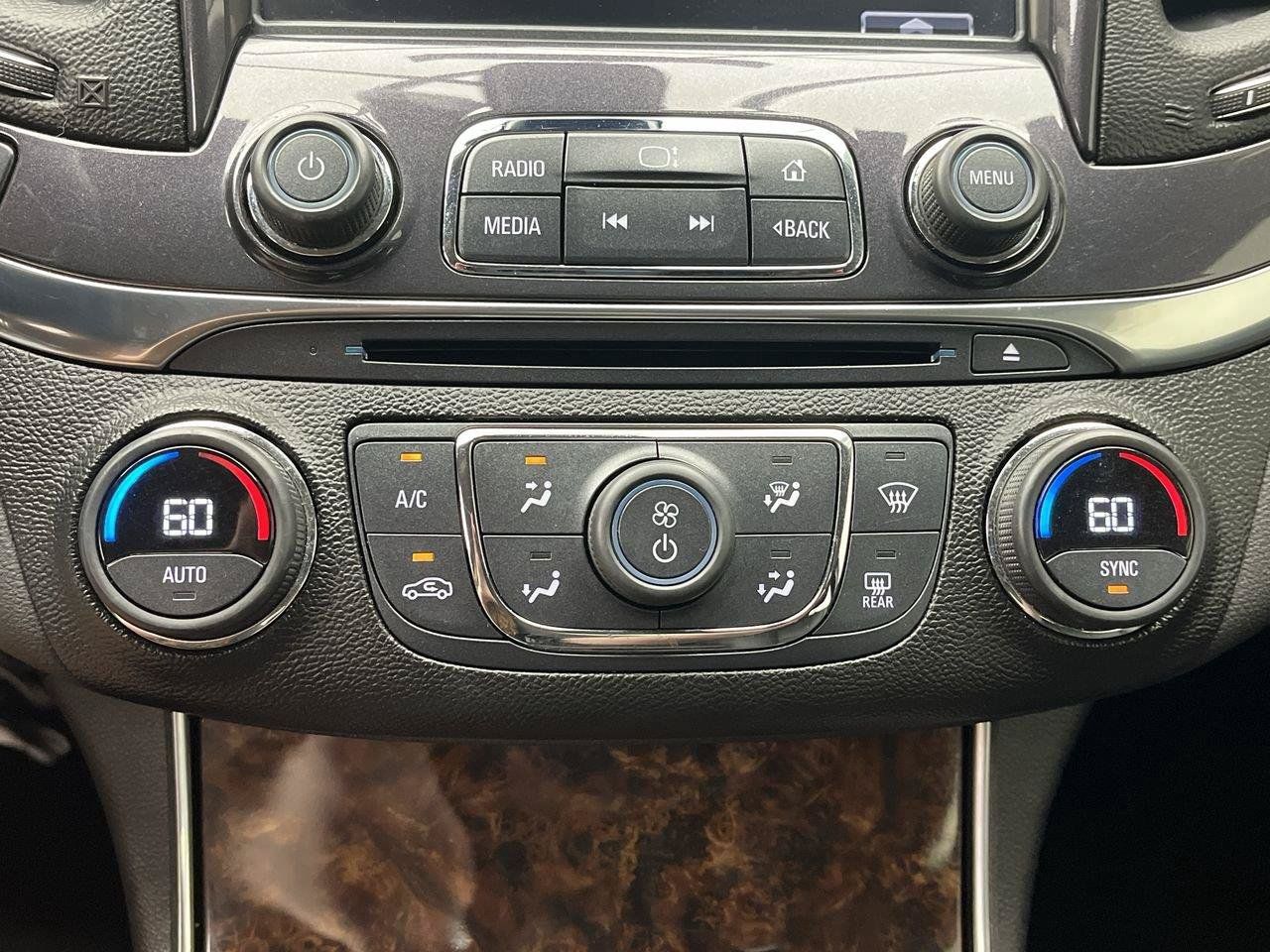 Used 2015 Chevrolet Impala LT w/ Convenience Package FWD image 18