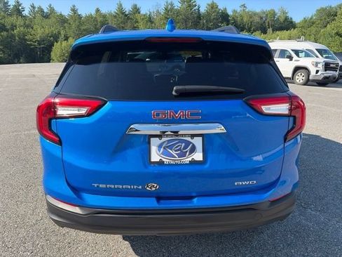 Used 2024 GMC Terrain SLE w/ Driver Convenience Package AWD/4WD image 5