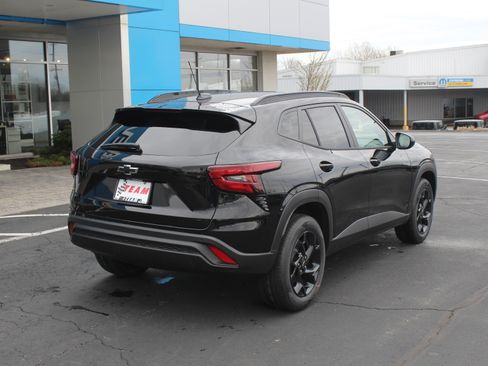New 2026 Chevrolet Trax LT image 4