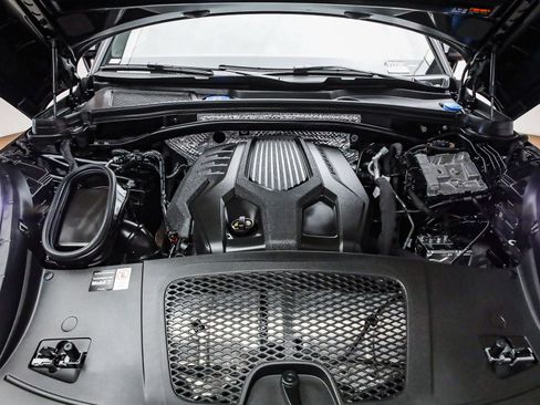 Certified 2026 Porsche Macan AWD/4WD image 27