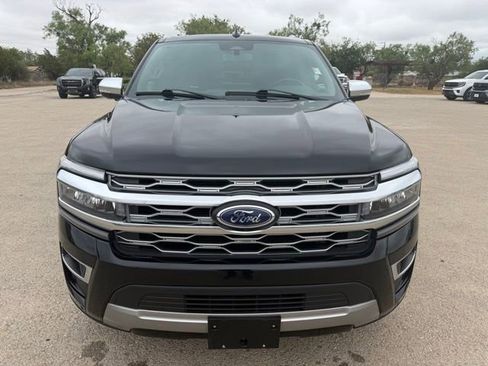 Used 2023 Ford Expedition Max Platinum RWD image 2