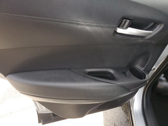Used 2024 Toyota Corolla Cross XLE FWD image 30