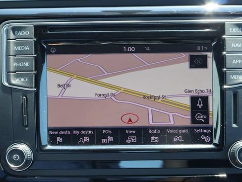 Used 2019 Volkswagen Beetle 2.0T SE FWD image 10