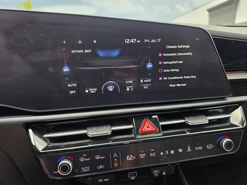 Used 2024 Kia Niro Wave w/ Wave Preserve Package FWD image 60