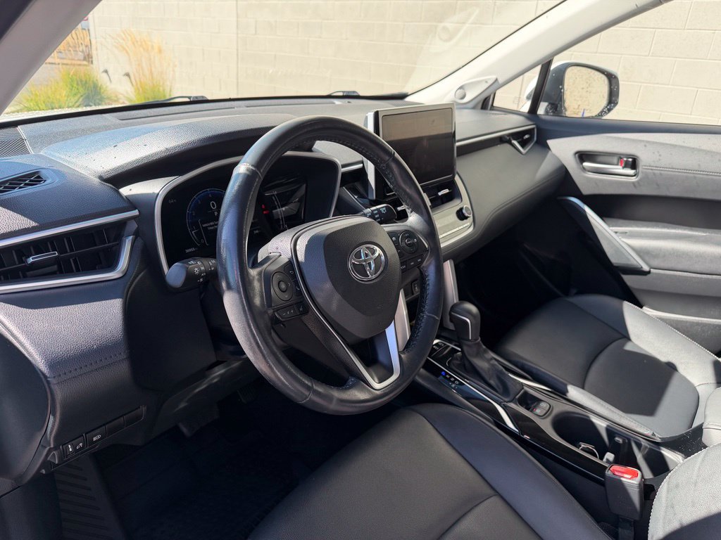 Used 2023 Toyota Corolla Cross XLE w/ Convenience Package FWD image 22