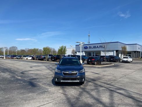 Used 2020 Subaru Outback Touring w/ Popular Package #2 image 8
