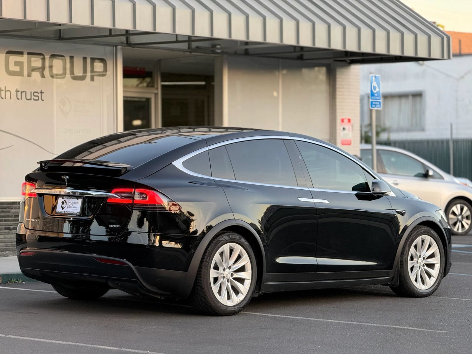 Used 2017 Tesla Model X 100D AWD/4WD image 9