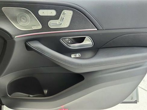 Used 2024 Mercedes-Benz GLS 450 4MATIC image 23